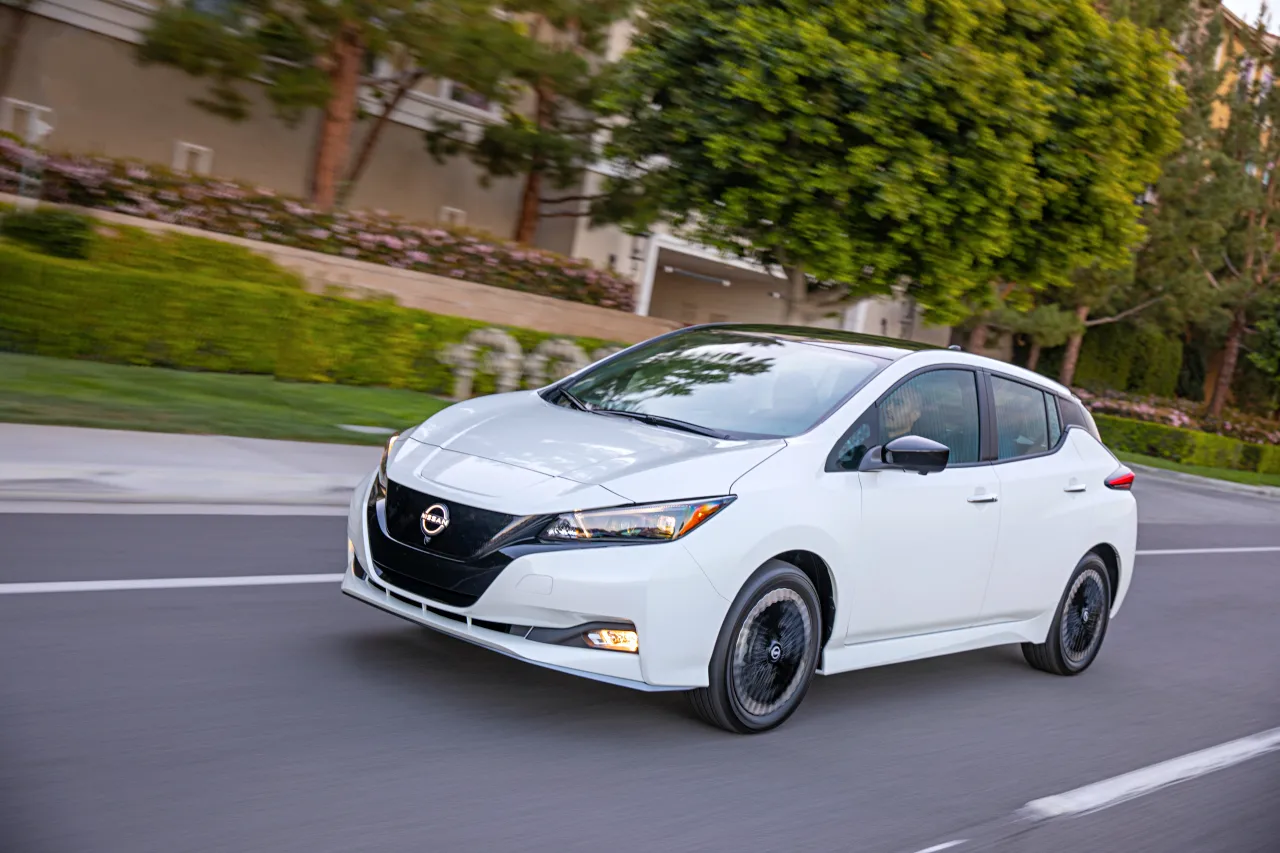 Nissan leaf online auto